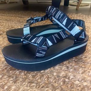 Teva Flatforms Never worn!!